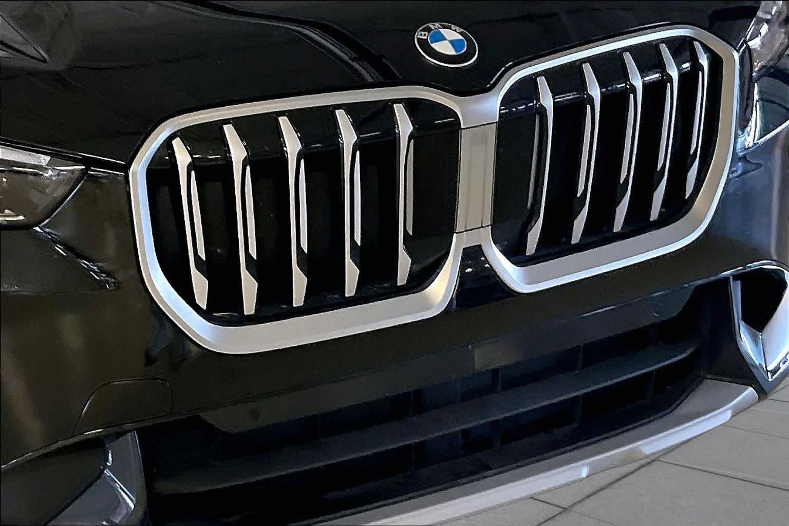 New 2025 Black Sapphire Metallic BMW xDrive28i image 30