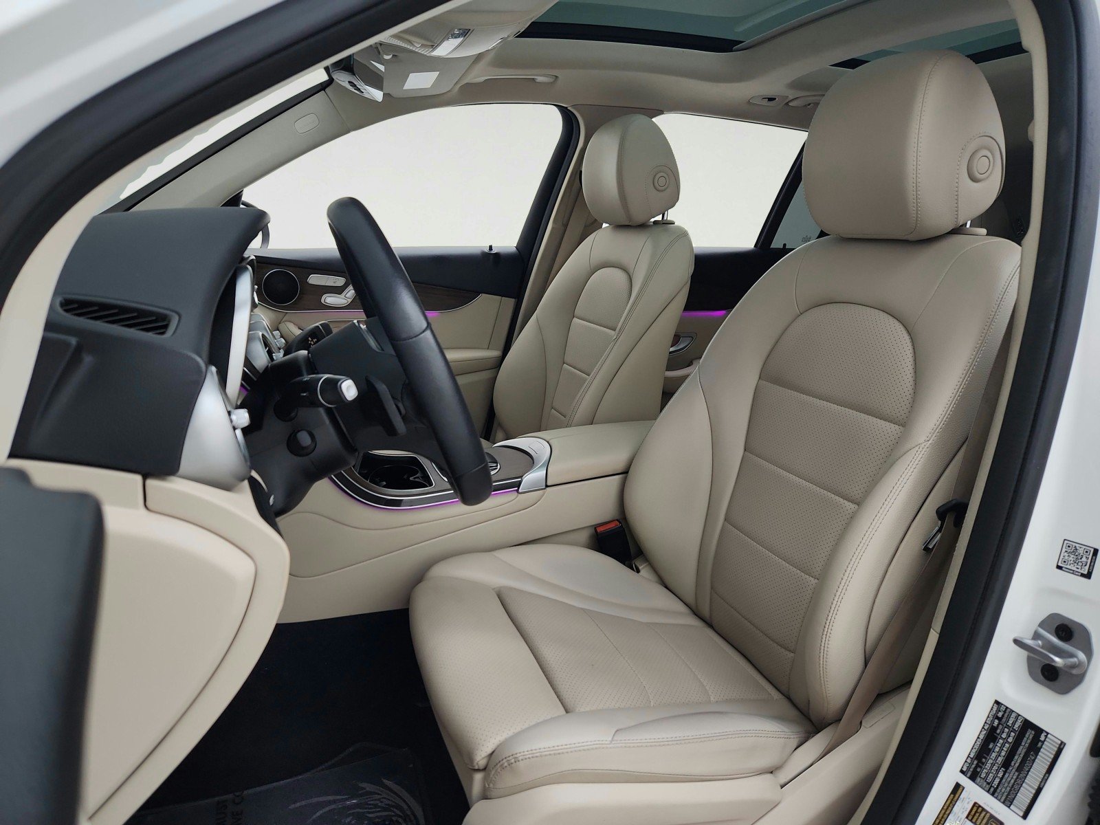 Certified Used 2022 Polar White Mercedes-Benz GLC 300 image 6