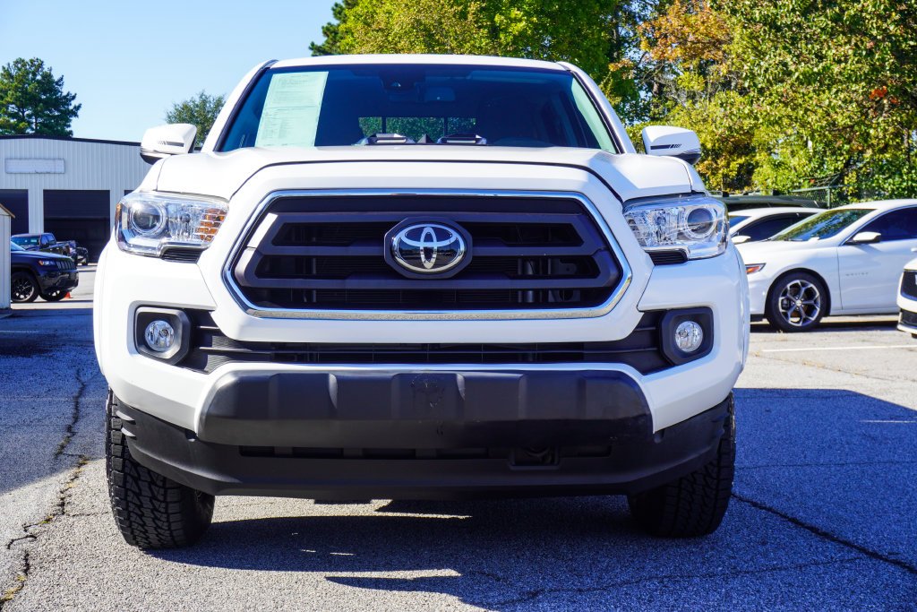 Used 2022 White Toyota SR5 image 33