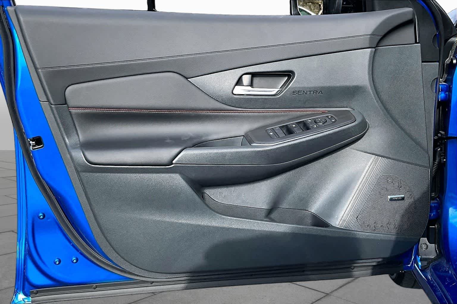 New 2026 Bluestone Pearl/Super Black Nissan SR image 10