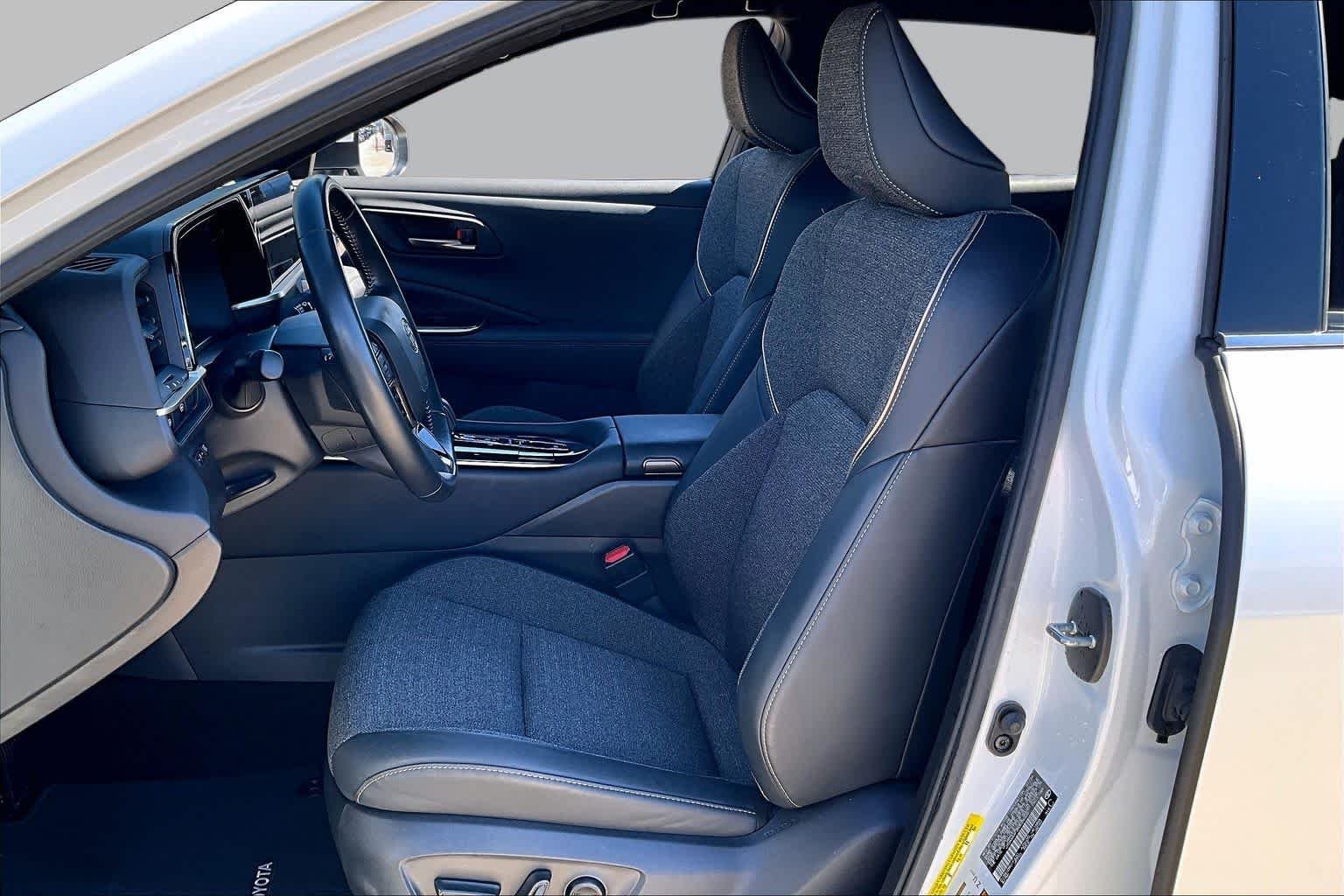 Used 2024 Oxygen White Toyota XLE image 8