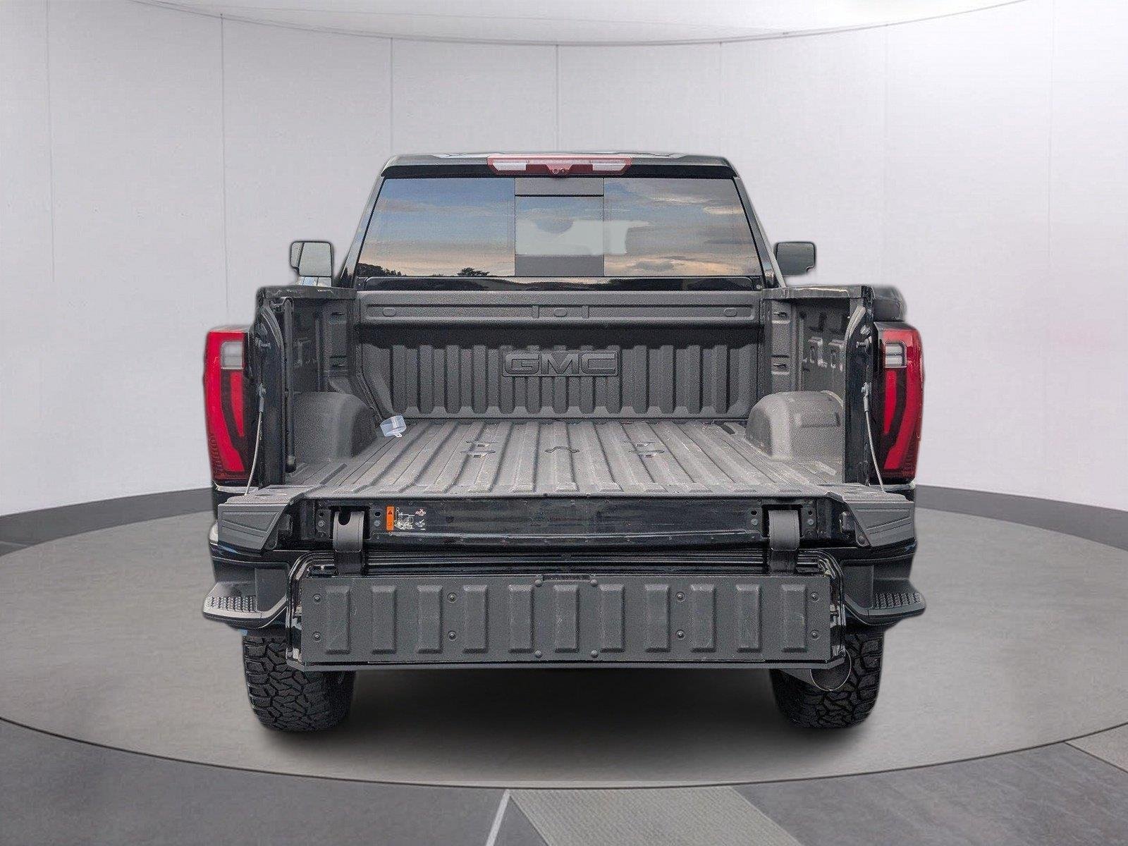 Used 2025 Onyx Black GMC Denali image 6