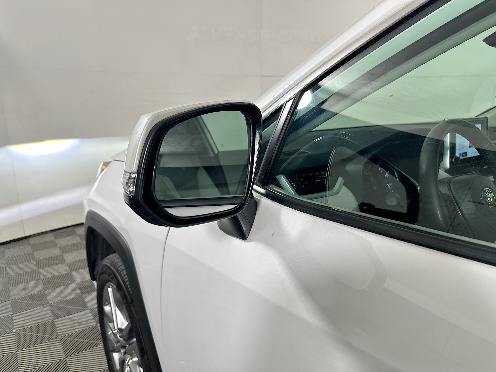 Used 2024 Pearl Toyota XLE Premium image 10