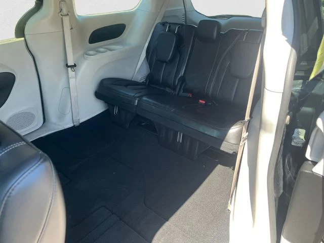 Used 2023 Black Chrysler Touring L image 13