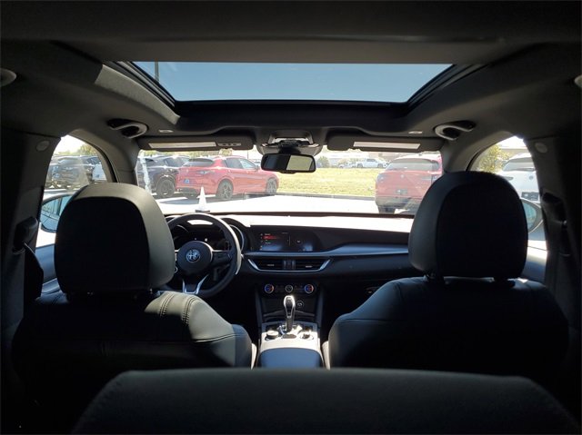 2025 Alfa Romeo Stelvio Sprint Base photo 3