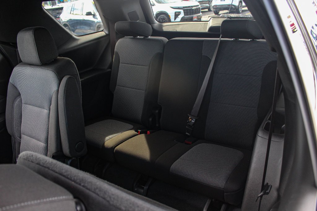 Used 2023 MOSAIC BLACK METALLIC Chevrolet LT Cloth image 15