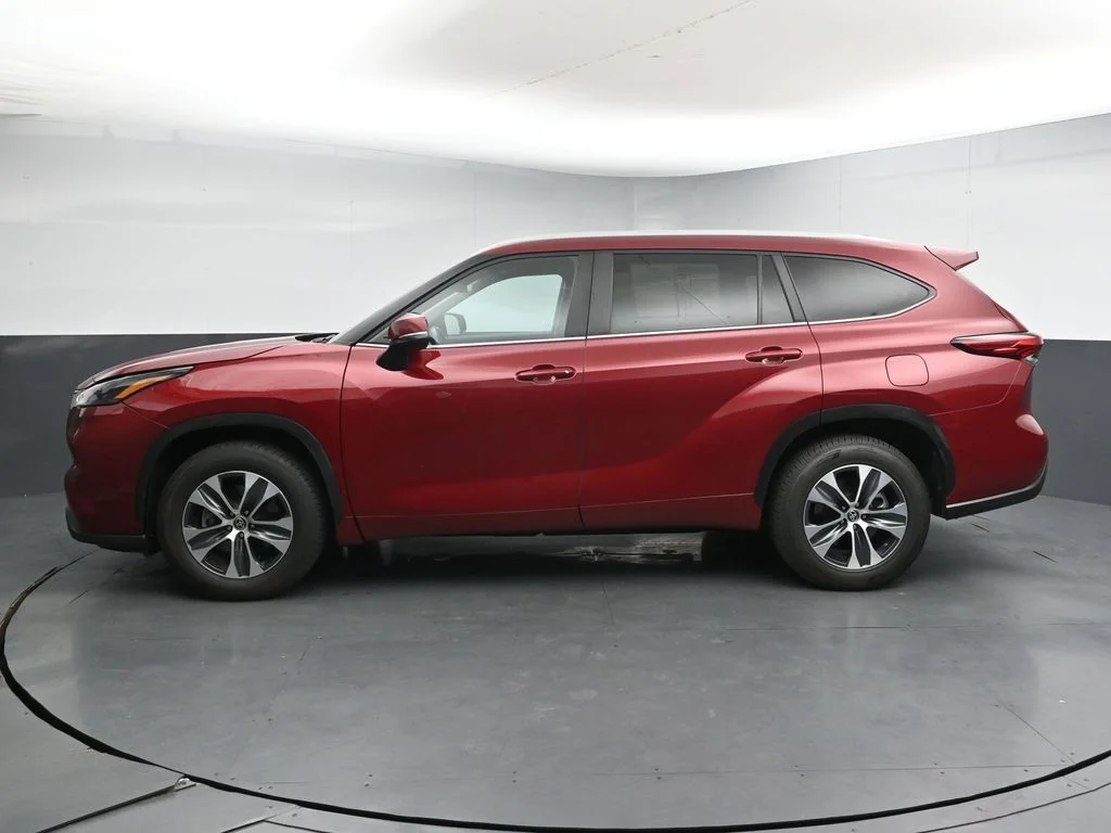 2023 Toyota Highlander XLE - Photo 5