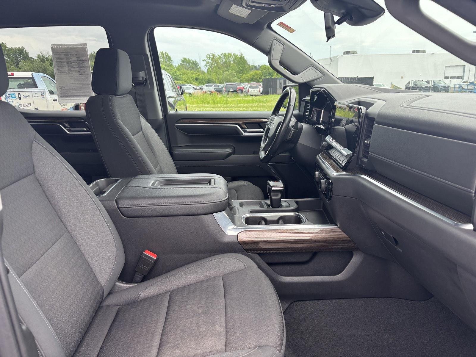 Used 2022 Blue Metallic Chevrolet RST image 33