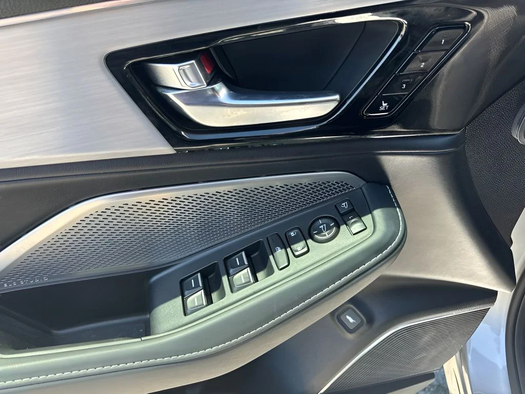Used 2023  Acura Technology image 23
