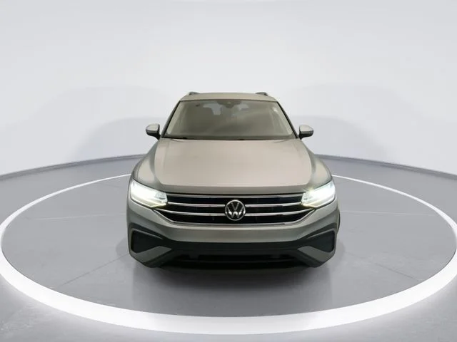 Used 2022 Gray Volkswagen 2.0T SE image 9
