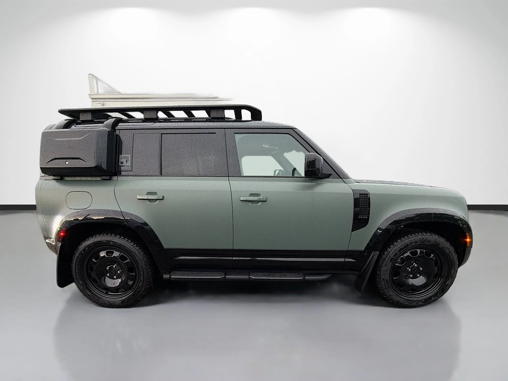 New 2026 Keswick Green Metallic Land Rover Trophy Edition Keswick image 6