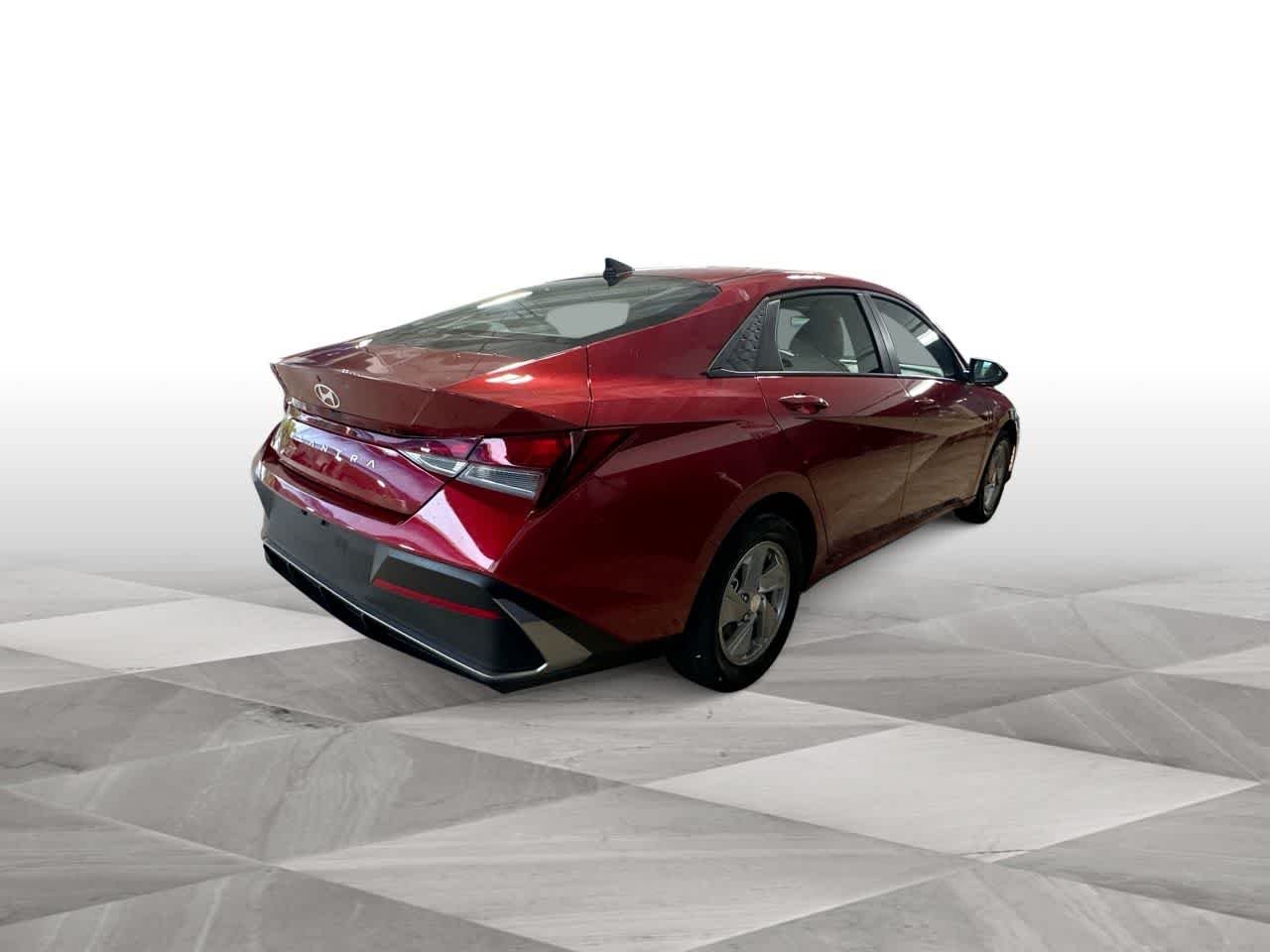 2025 Hyundai Elantra SE - Photo 8