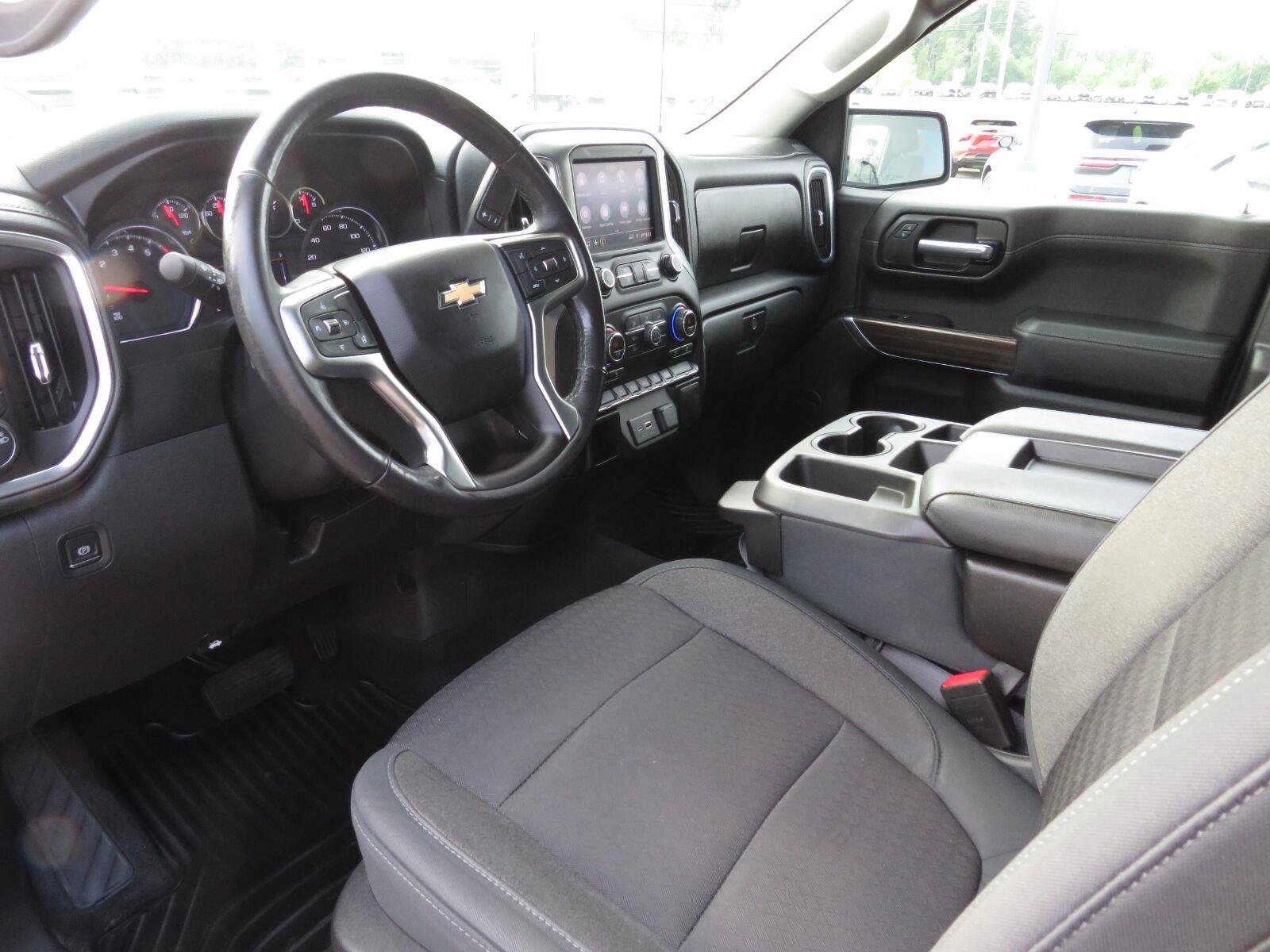 Used 2019  CHEVROLET TRUCK  image 22
