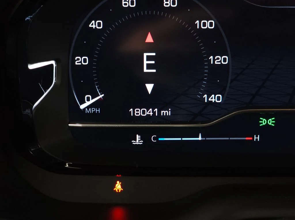 Used 2024 White GMC Denali image 24