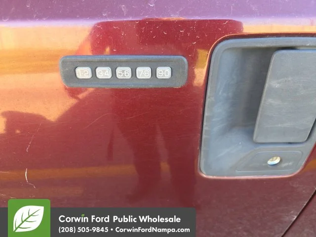 Used 2009 Red Ford Lariat image 15