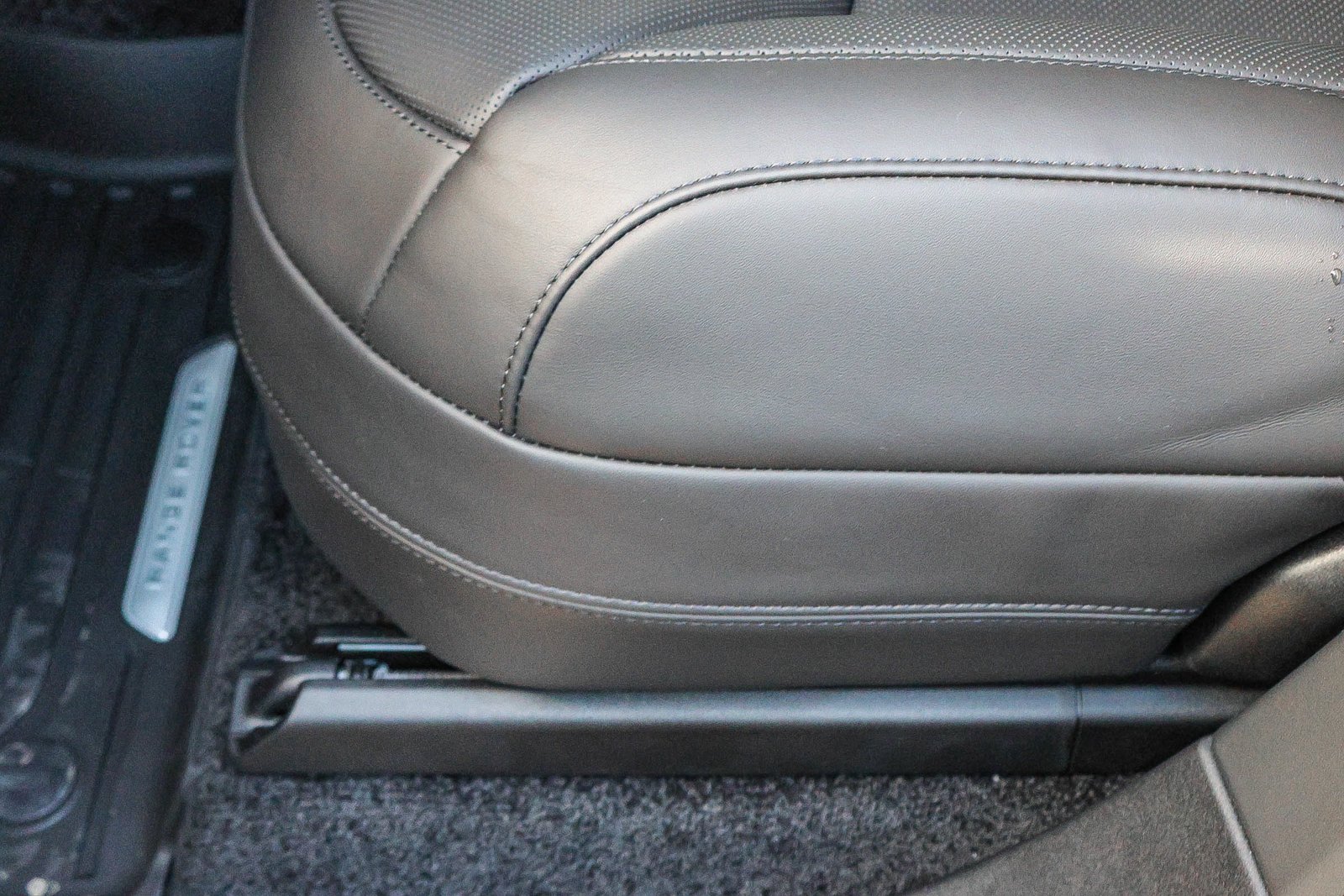 2026 Land Rover Range Rover SE - Photo 30