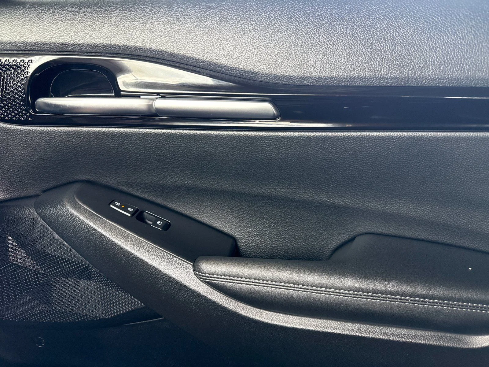 New 2026 White Kia EX image 19