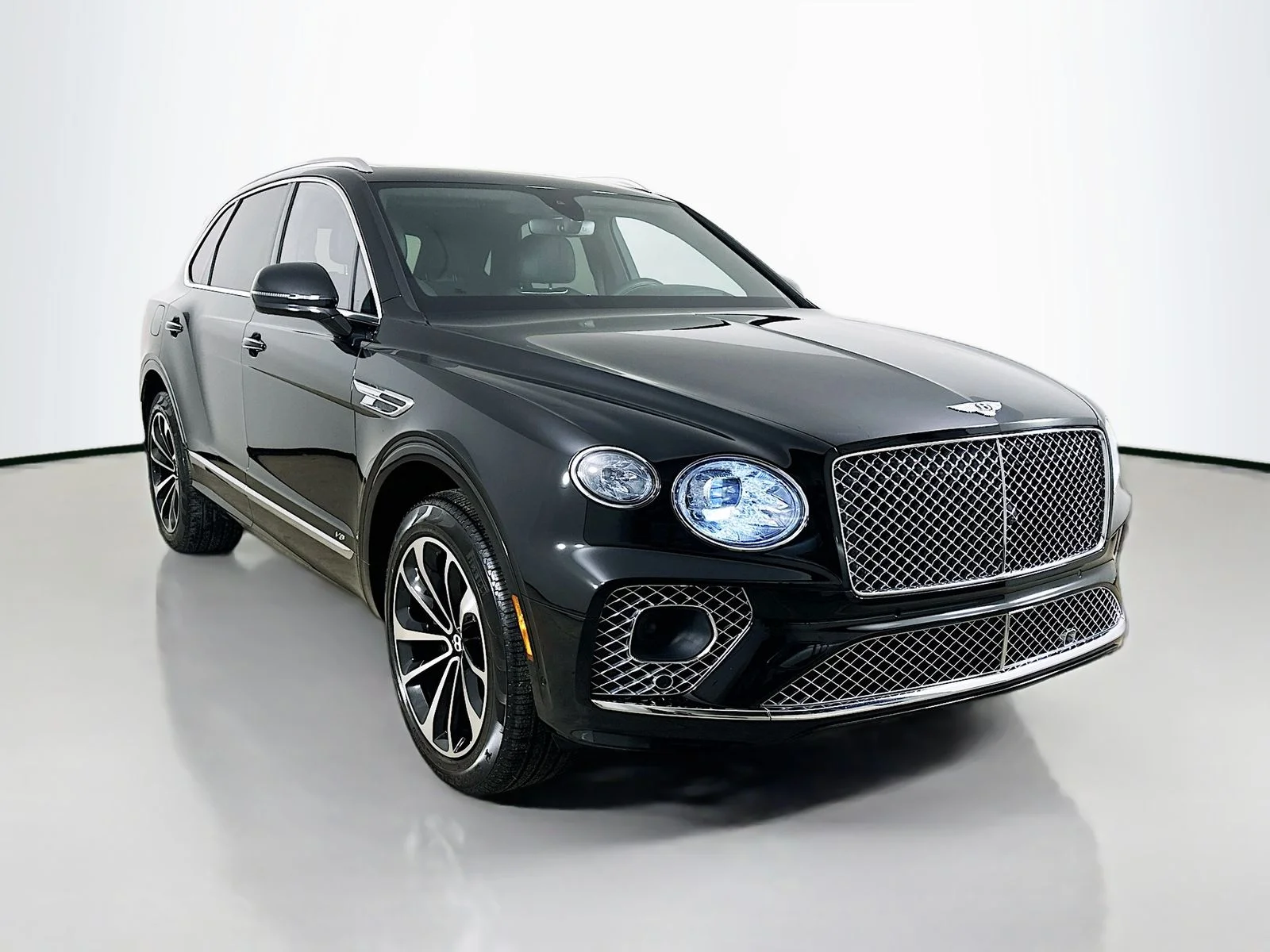 Used 2022 Black Bentley  image 3