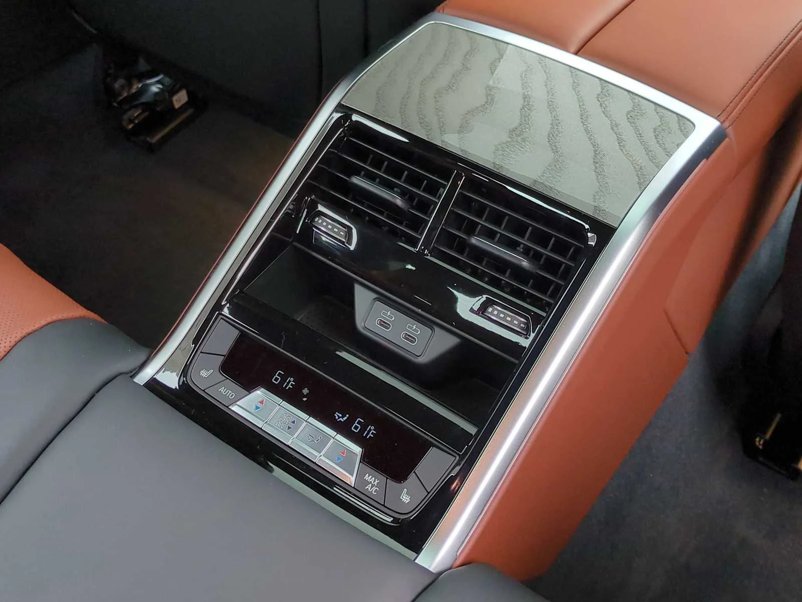 2026 BMW 8 Series 840i - Photo 40