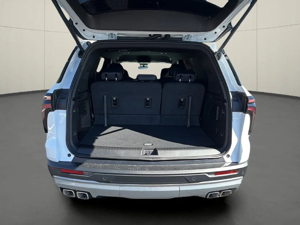 New 2027 Summit White Chevrolet LT image 11