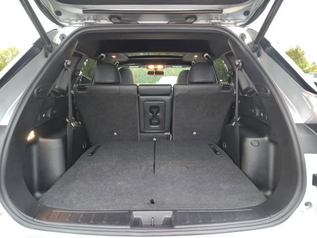 Used 2024 Silver Mitsubishi SEL image 32