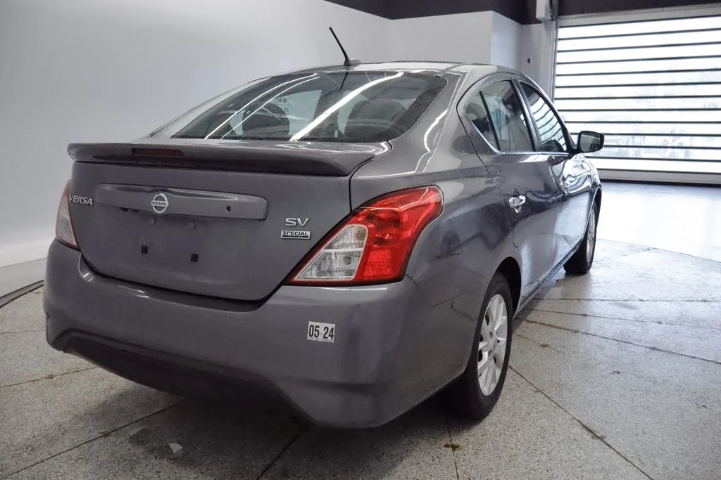Used 2018 Gray Nissan 1.6 SV image 12