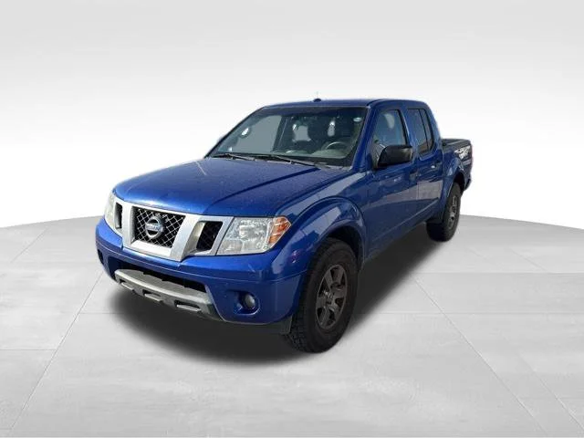 Used 2013 Blue Nissan Desert Runner image 8