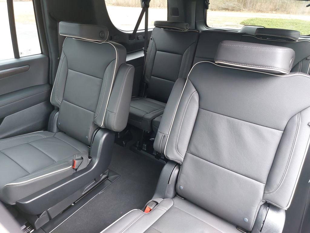 2025 Chevrolet Suburban Premier - Photo 14