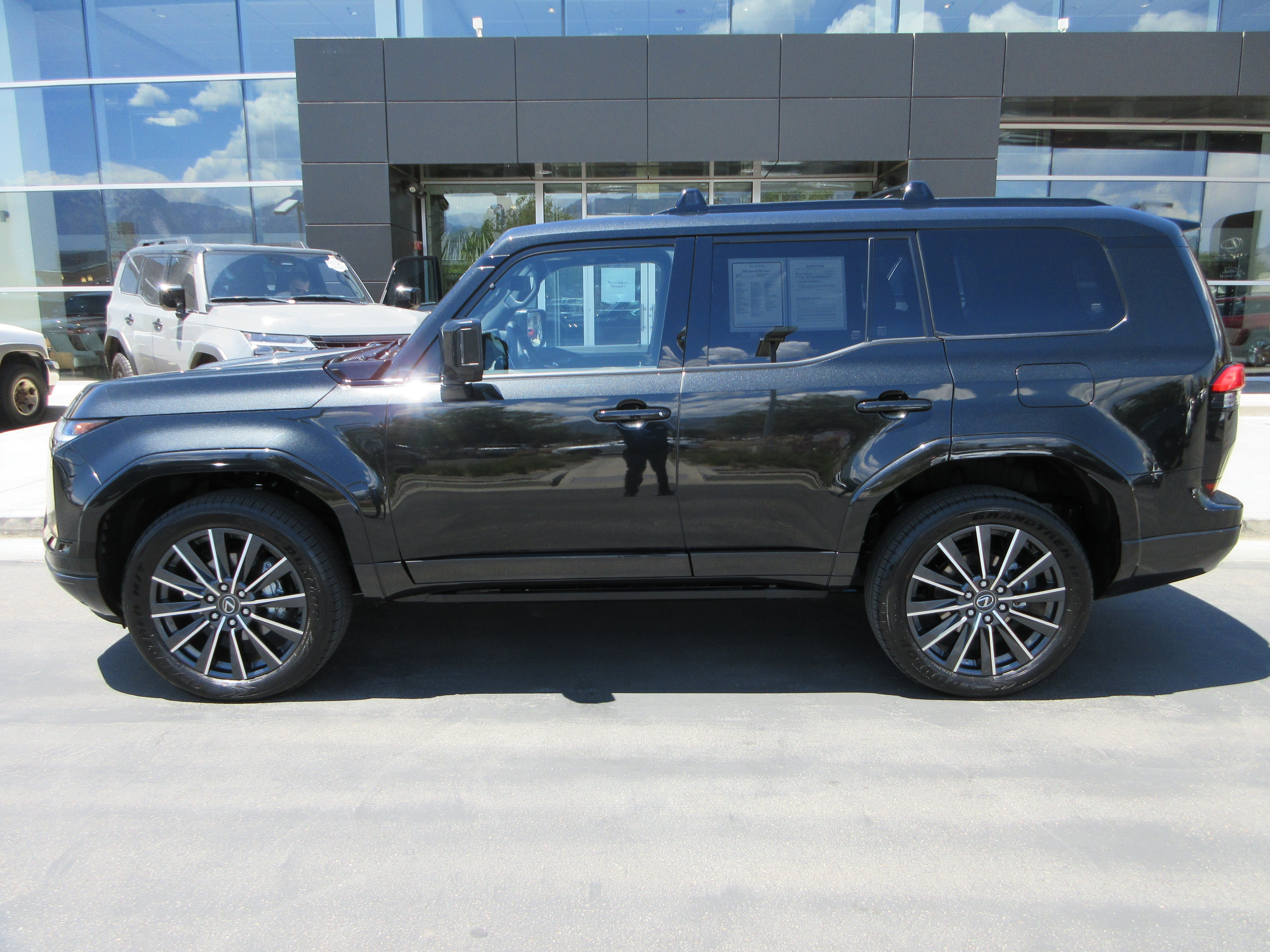 Used 2026 Caviar Lexus 550 Luxury+ image 3