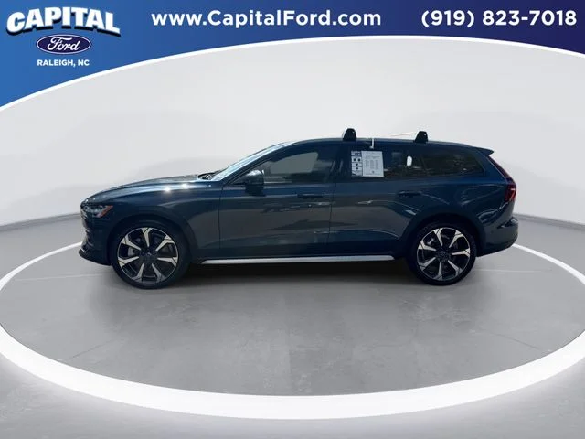 Used 2024 Blue Volvo Ultimate image 5