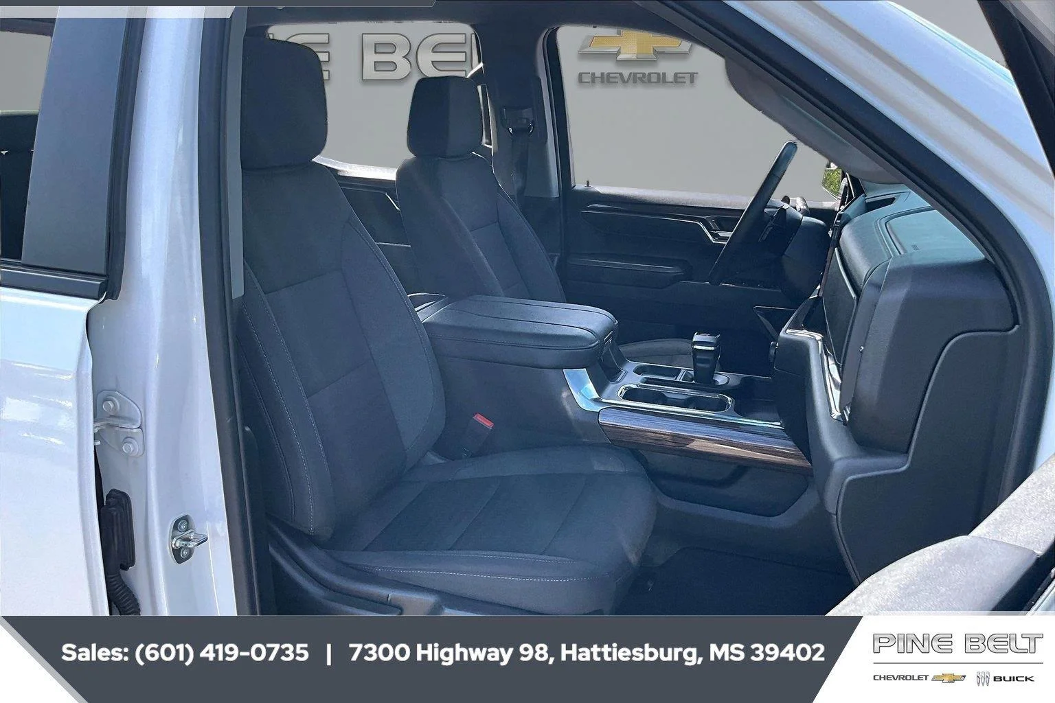 Used 2024 Summit White Chevrolet RST image 7