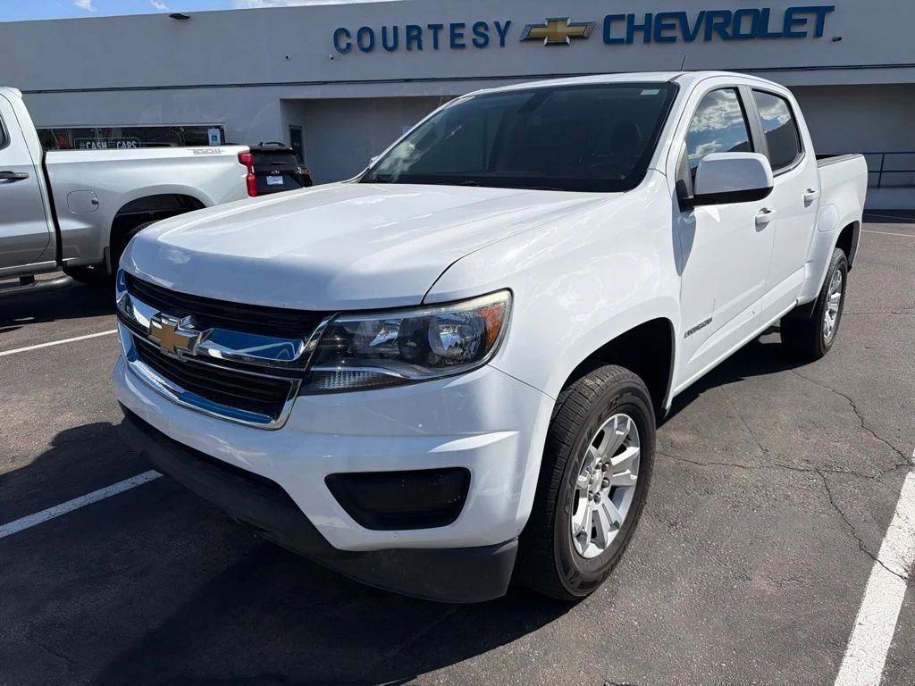 Used 2019 White Chevrolet LT image 2