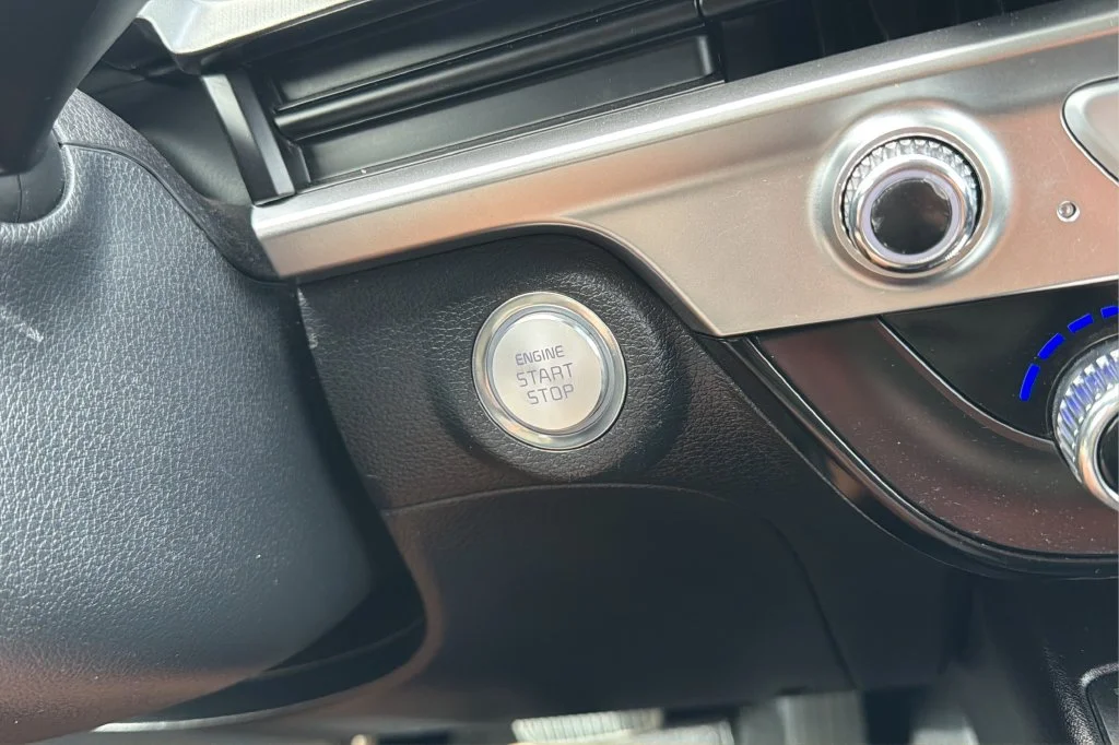Used 2025 Black Kia S image 25