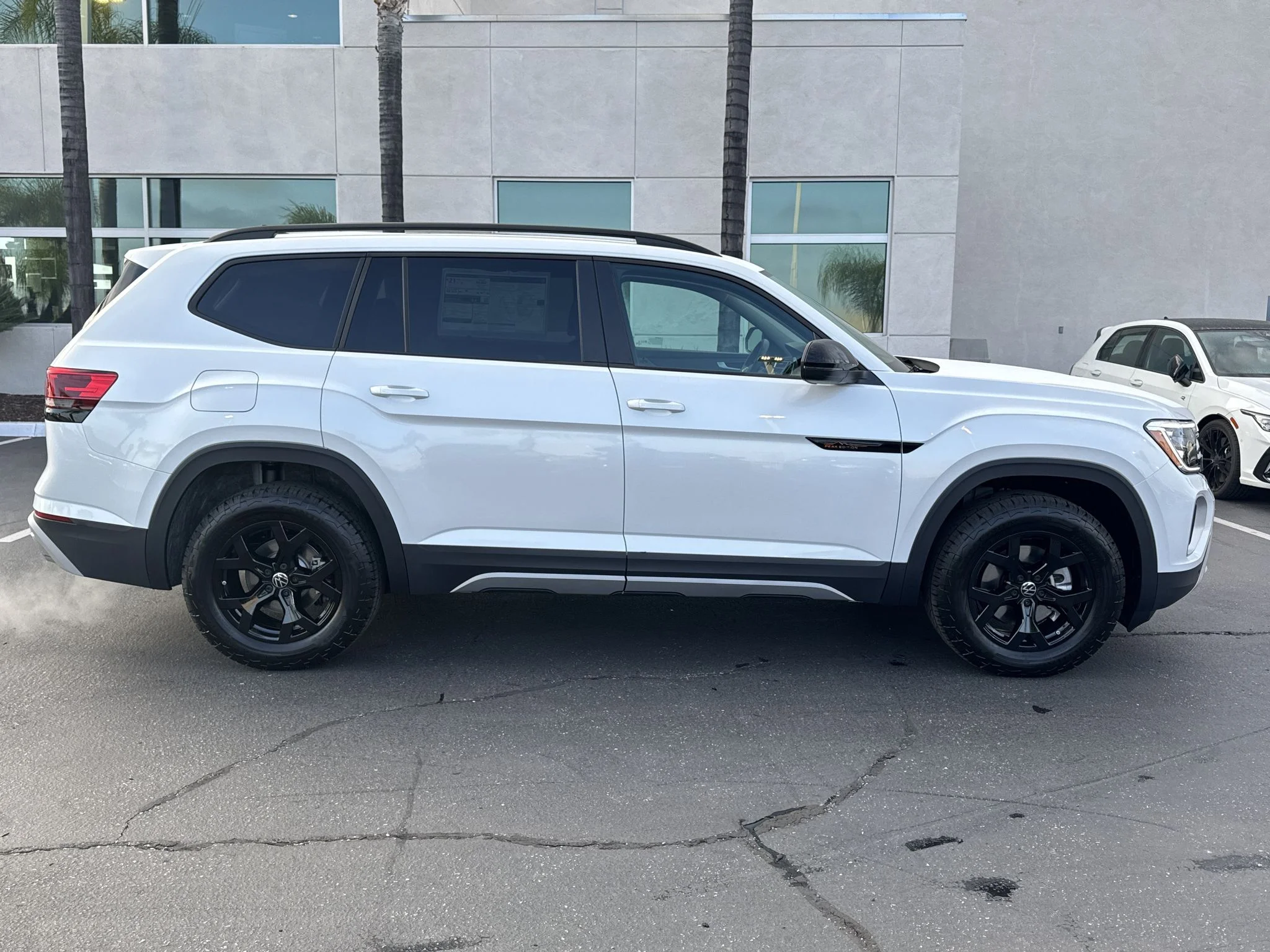 New 2026 Opal White Pearl Volkswagen 2.0T Peak Edition image 9