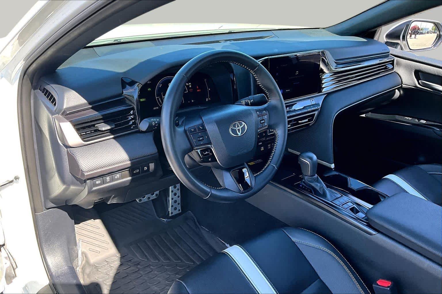 Certified Used 2025 Ice Cap Toyota SE image 17