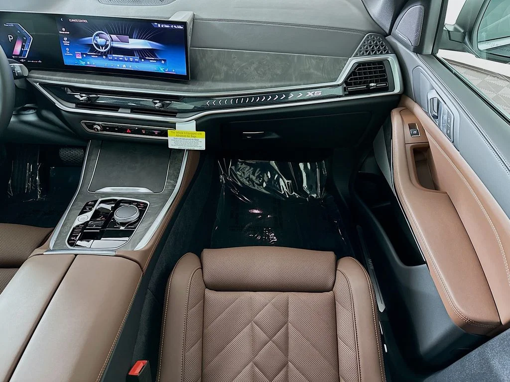New 2026 Black Sapphire Metallic BMW xDrive40i image 27