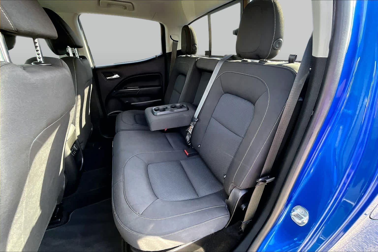 Used 2018 Kinetic Blue Chevrolet 2WD LT image 23