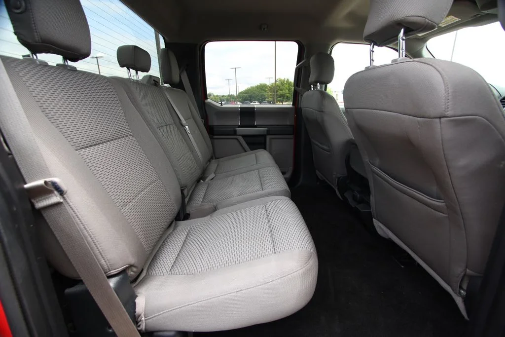 Used 2015 Red Ford XLT image 9