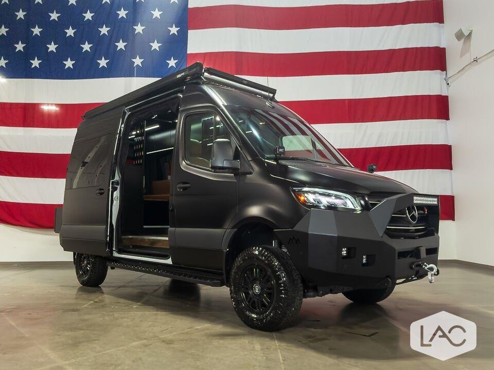 Used 2024 MATTE BLACK WRAP/ARTIC WHITE 27NORTH AWD | FALCON Shocks| Lithionics Batteries image 3
