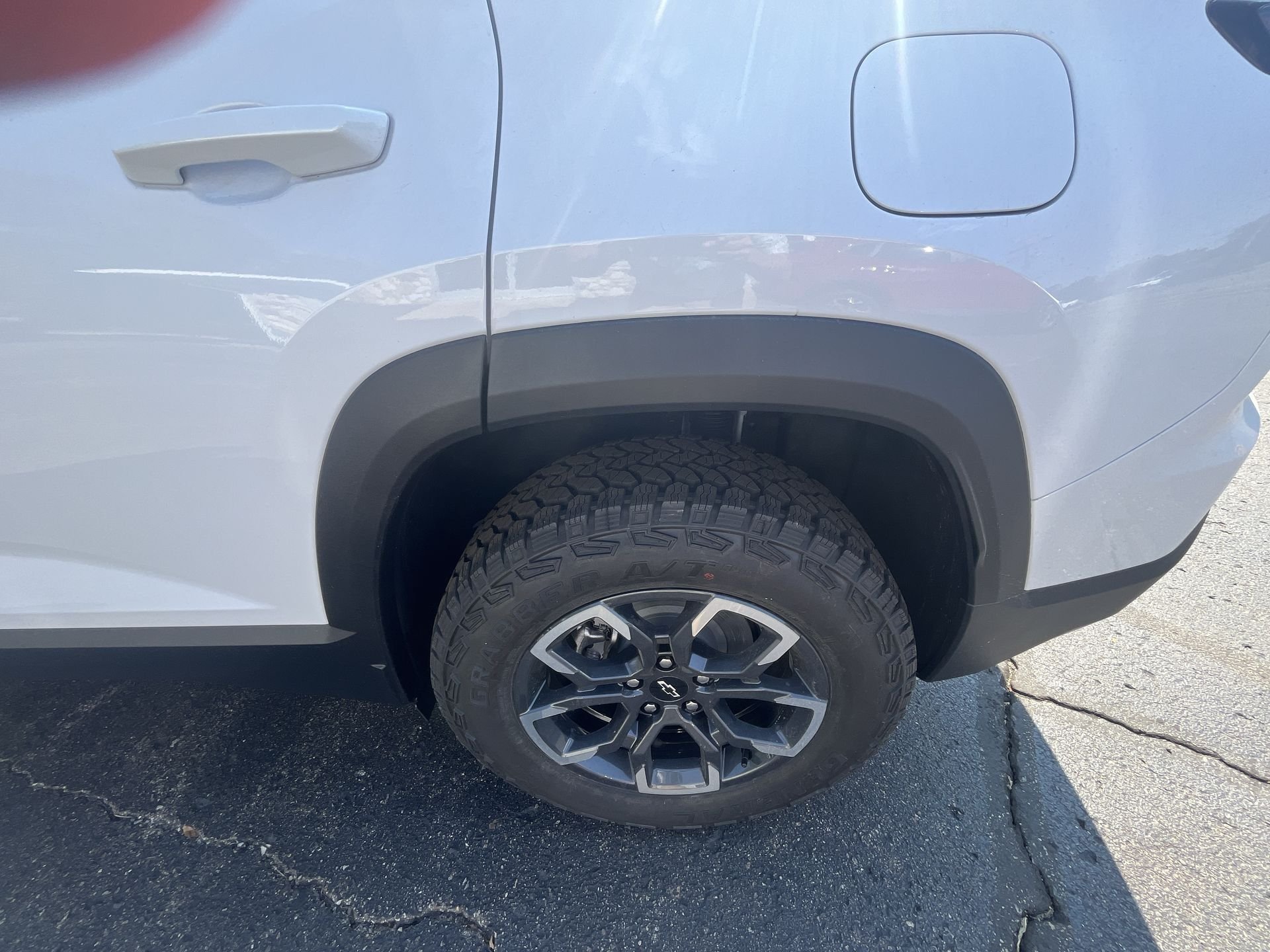 New 2026 Polar White Tricoat Chevrolet ACTIV image 58
