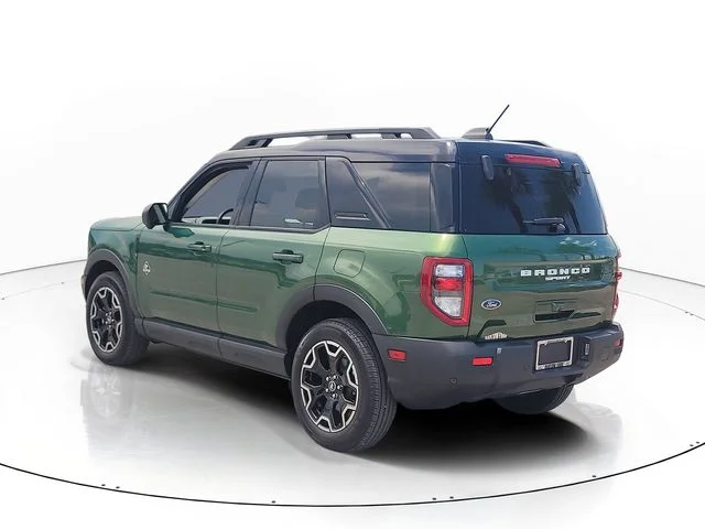 Used 2025 Green Ford Outer Banks image 7
