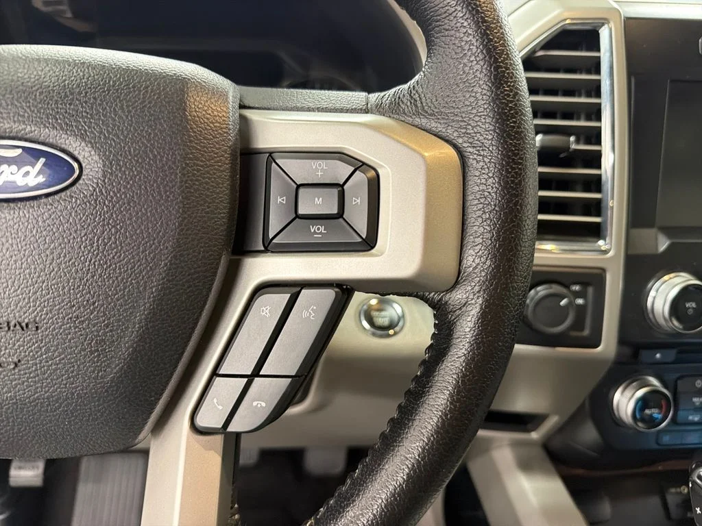 Used 2015 Silver Ford Lariat image 19