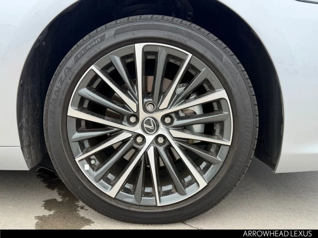 Used 2025 Silver Lexus 300h image 10