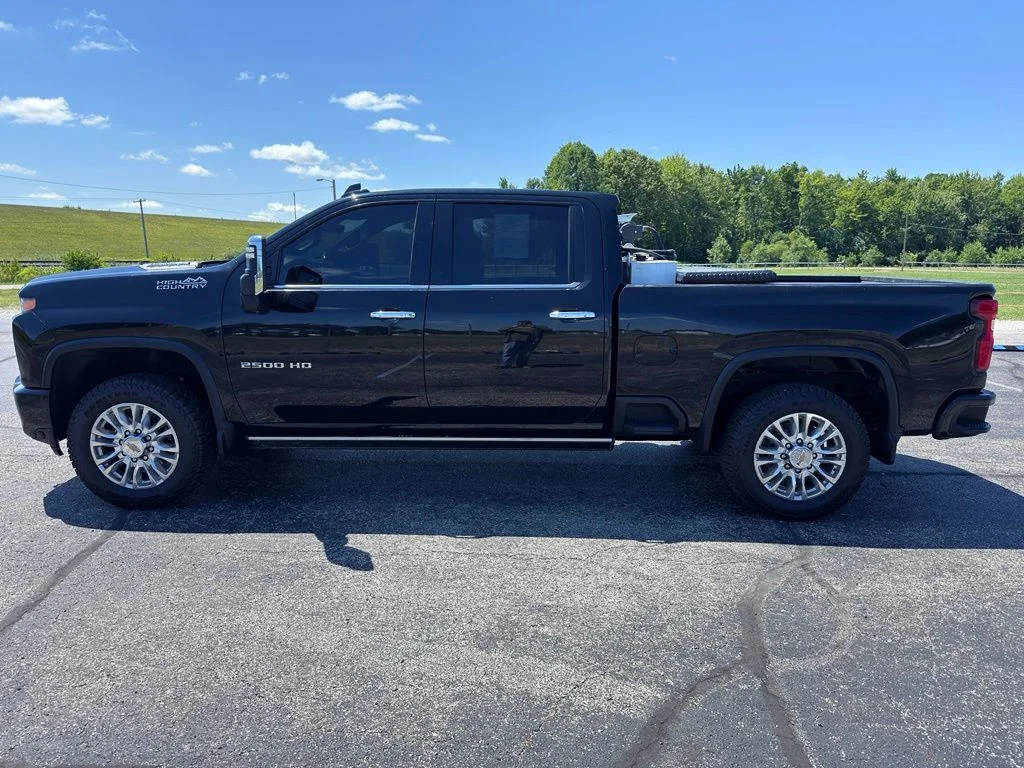 Used 2022 Black Chevrolet High Country image 20