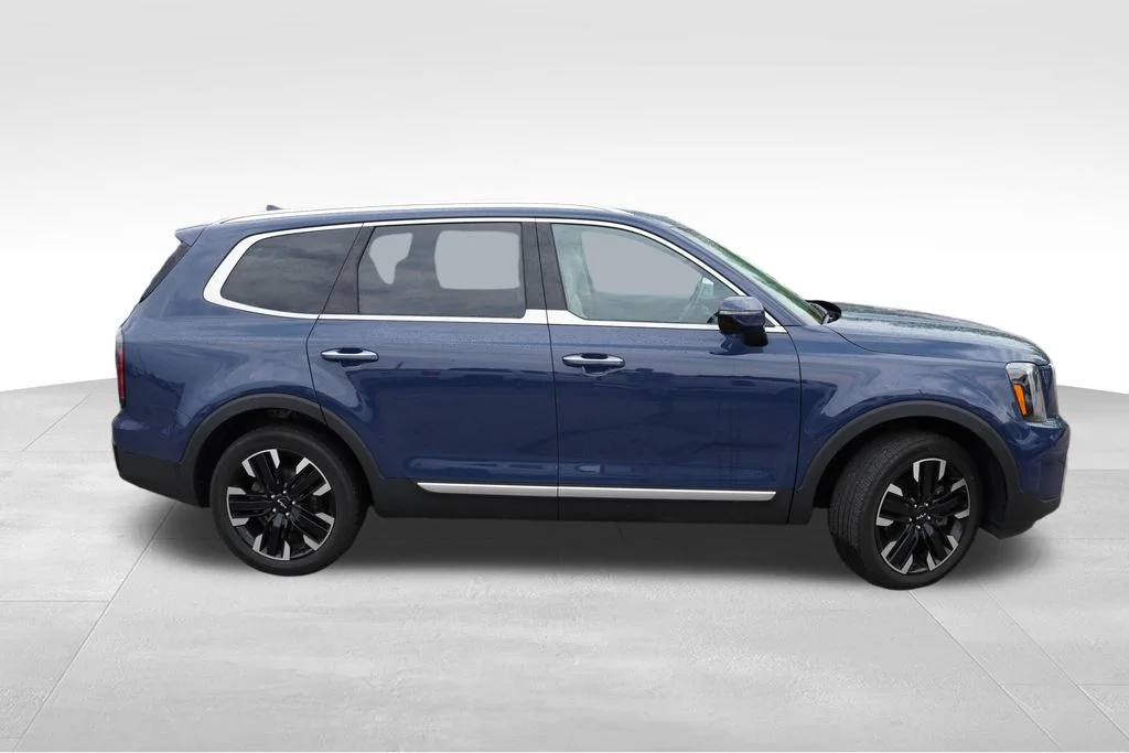 Used 2024 Midnight Lake Blue Kia SX image 2