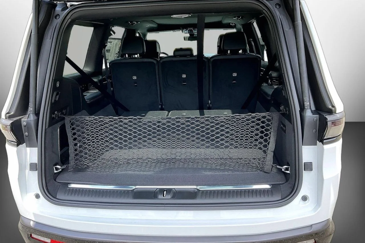 New 2026 Bright White Clearcoat Jeep Summit Obsidian image 27
