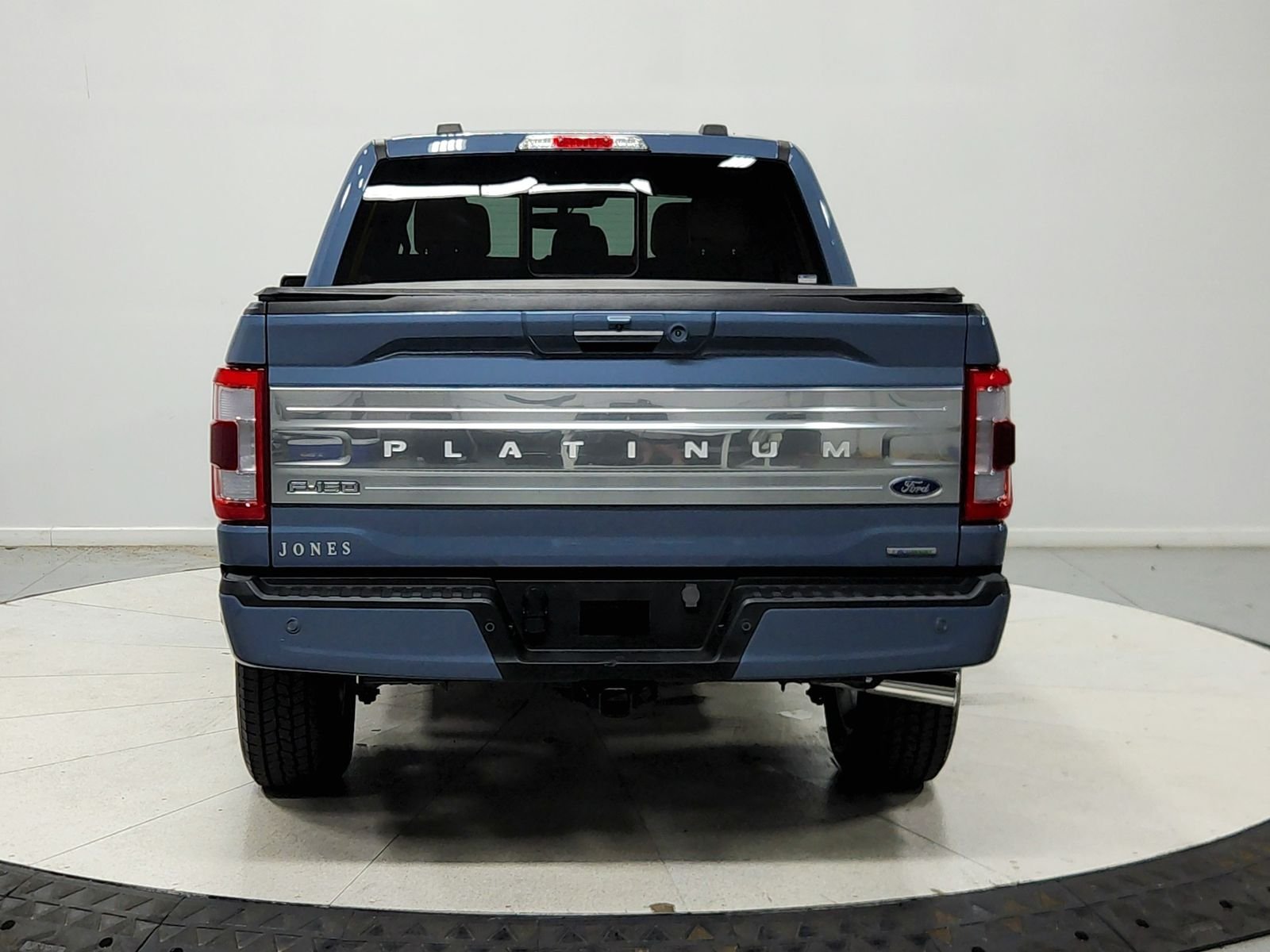 Used 2023 Azure / Gray Metallic Ford Platinum image 7