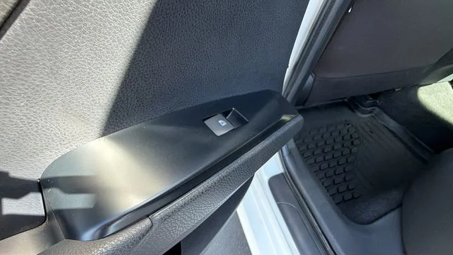 Used 2019 White Toyota LE image 15