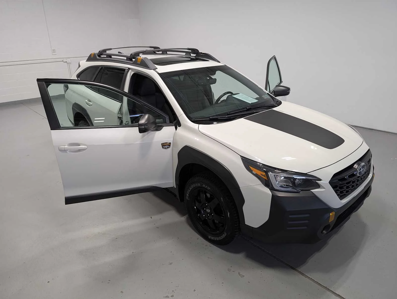 Used 2022 Crystal White Pearl Subaru Wilderness image 16