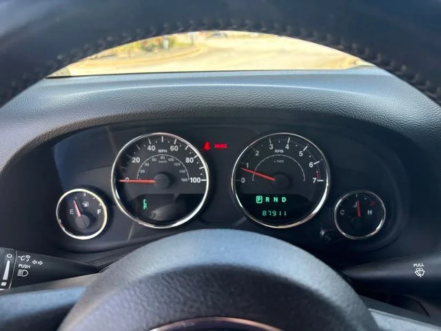 Used 2014 White Jeep Unlimited Sahara image 14